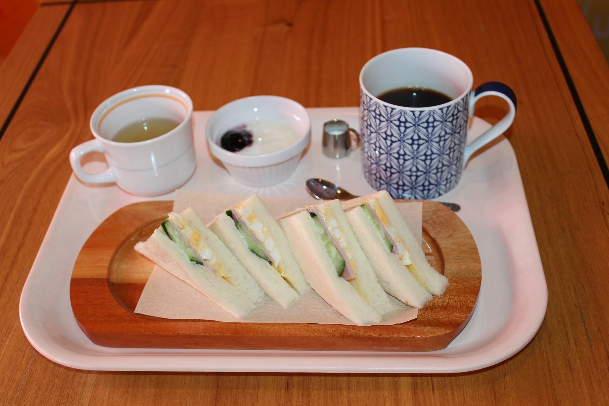 Yadocafe Chelsea'S Rainbow B&B Osaka Exterior photo